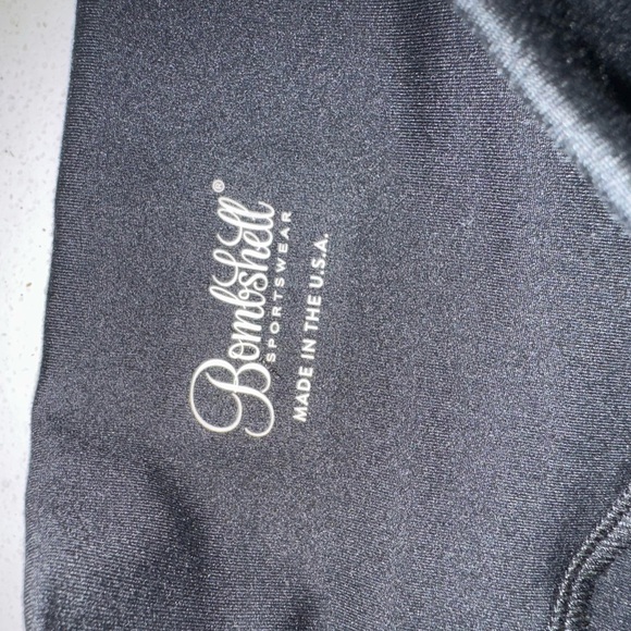 Bombshell Sportswear Black pocket Biker gym Shorts - Picture 3 of 4